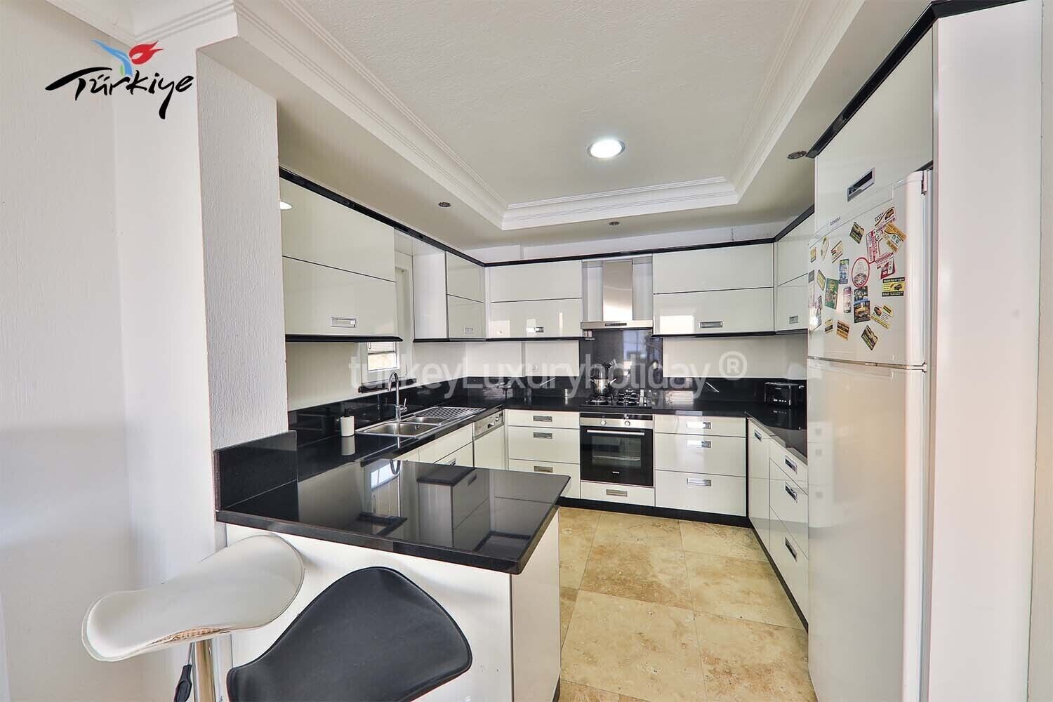 Luxury stylish 5 bedroom villa in a quiet location with wonderful sea views 