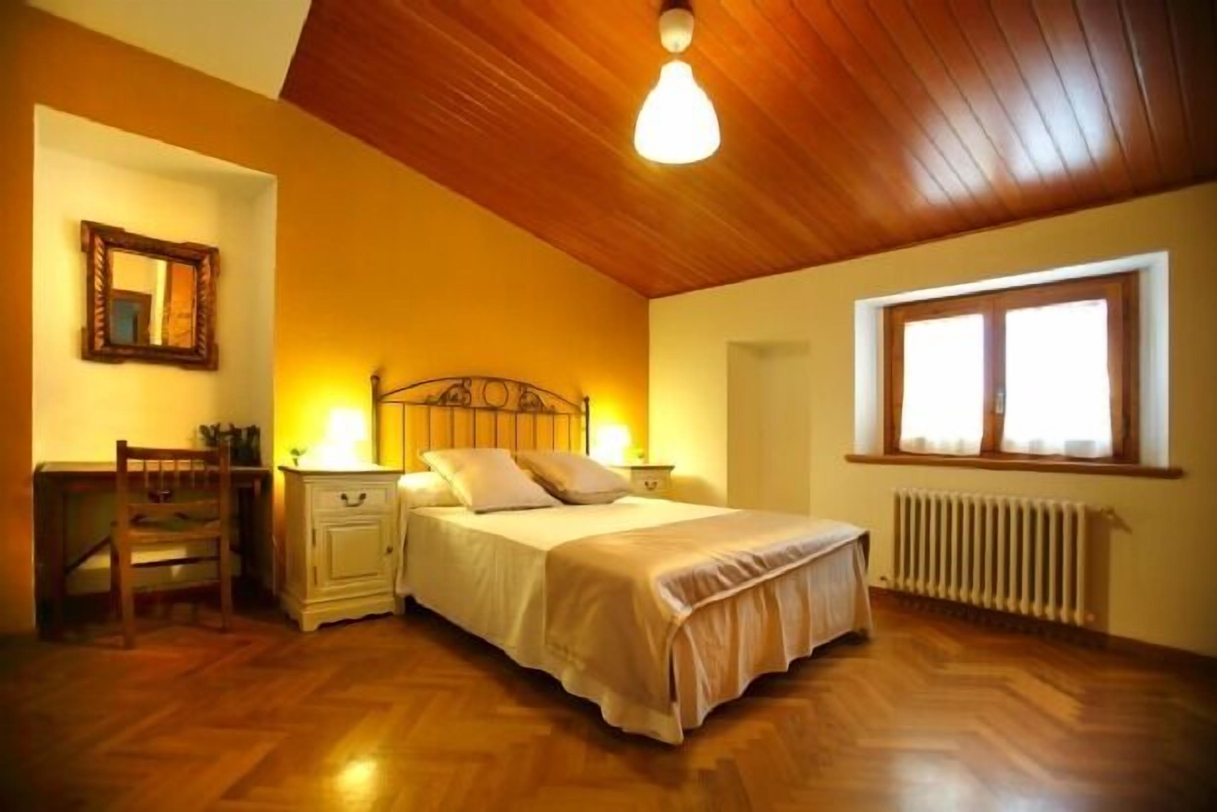 7 Schlafzimmer, Bügeleisen/Bügelbrett, WLAN, Bettwäsche