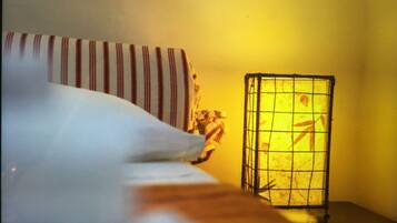 2 camere, una scrivania, ferro/asse da stiro, Wi-Fi gratuito