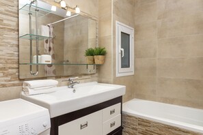 Secador de pelo y toallas