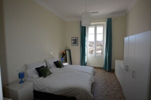 4 Schlafzimmer, Bügeleisen/Bügelbrett, WLAN, Bettwäsche