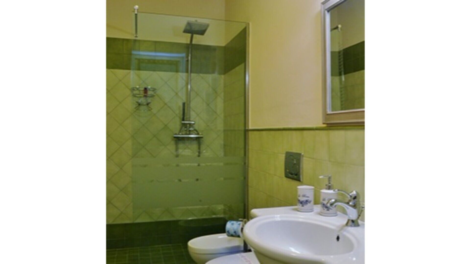 B & B LA ROLA GREEN ROOM