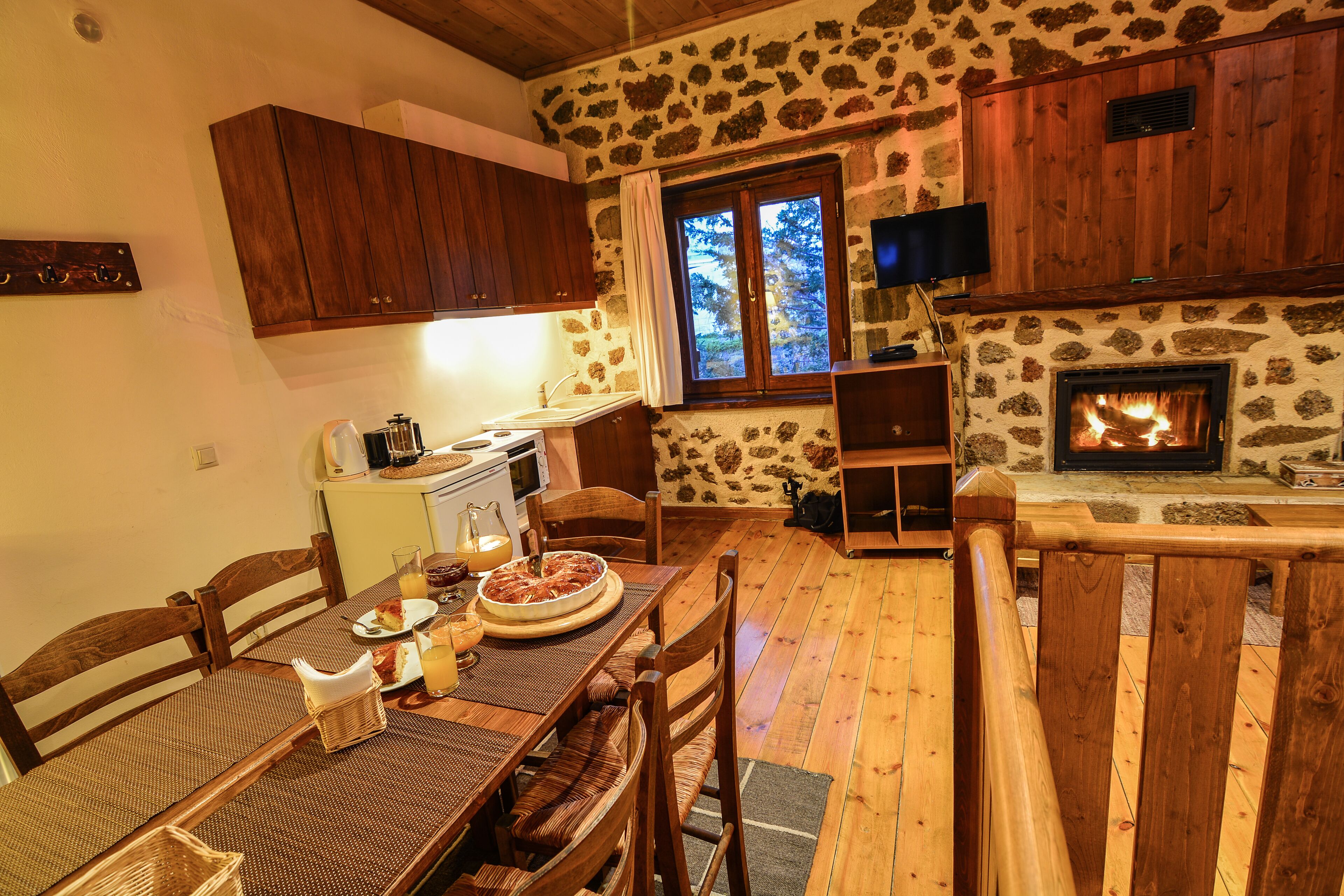 Irida, two bedroom traditional stone house