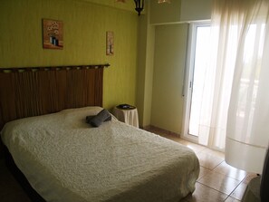 2 bedrooms, iron/ironing board, free WiFi, bed sheets - Cozy family apartment in picturesque area of Cap Salou (Salou)