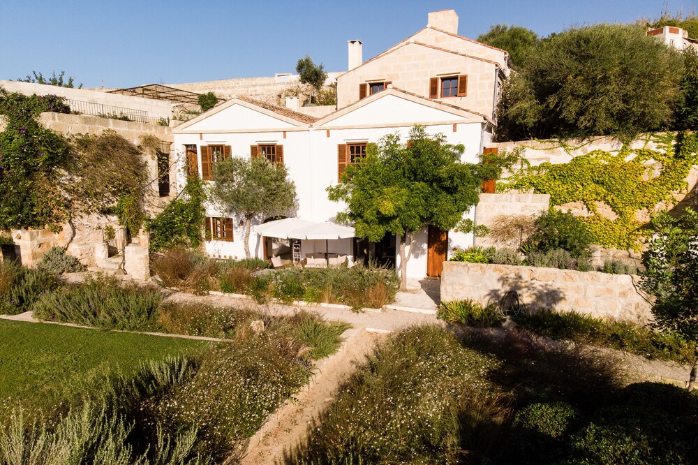 Magister Gardens, Menorca