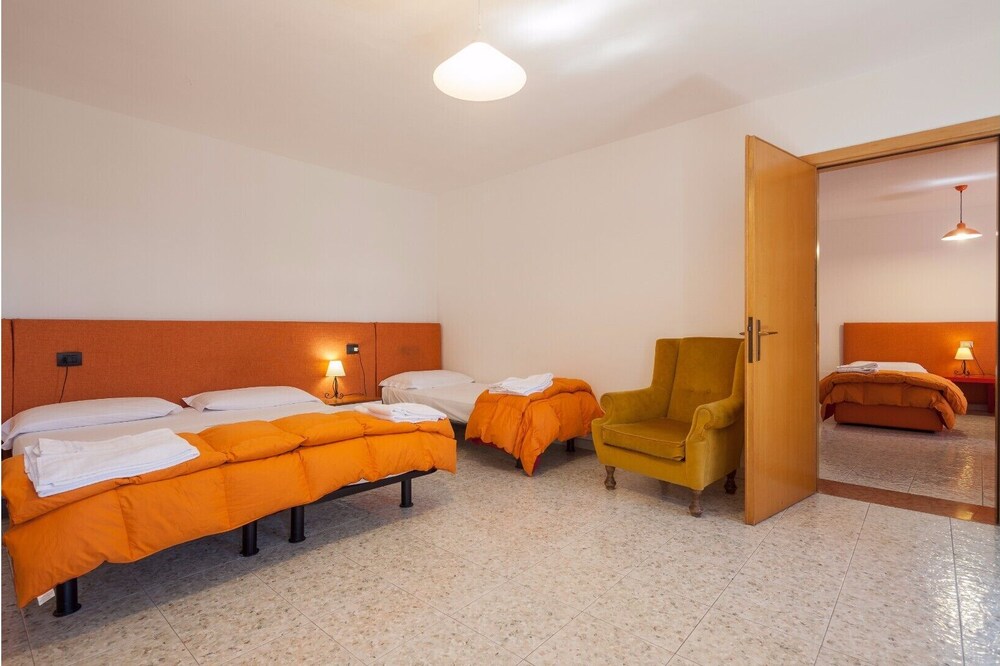 A old inn that is an italian landmark ... about 200 years old "SUITE 3"