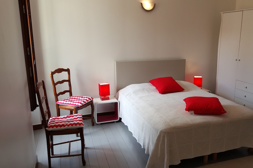 Near the Loire, shops and downtown Pouilly-sur-Loire! ...