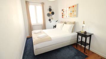 2 bedrooms, iron/ironing board, internet