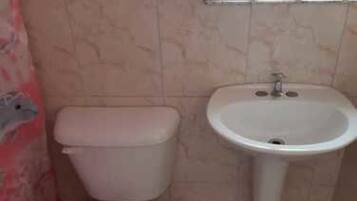 Zimmer, 1 Doppelbett, Nichtraucher | Badezimmer