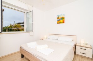 2 bedrooms, WiFi, bed sheets