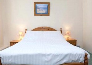 2 عدّة غرف نوم ومكواة/لوح كي وواي فاي مجانًا وملاءات أسرّة