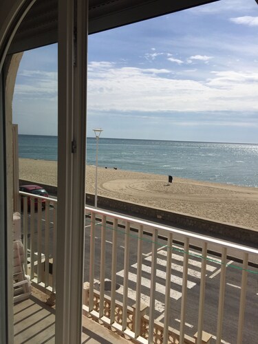 For Rent T2 - Leucate plage - 1er G - FRONT DE MER-
