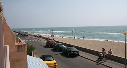A Louer T2 - Leucate plage - 1er G - FRONT DE MER-