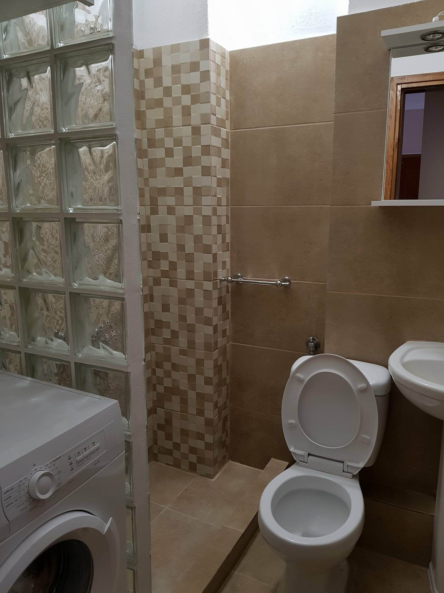 top floor apartment .In one of the most famous street of Komotini leoforos Iroon