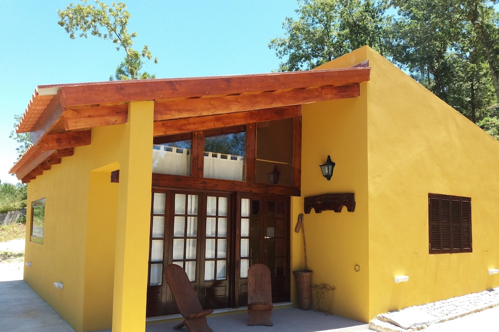 Canavezes Houses