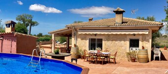 FINCA CAN TITOS: COZY HOUSE, MAJORCAN CHARACTER CLOSE TO THE BEST BEACHES