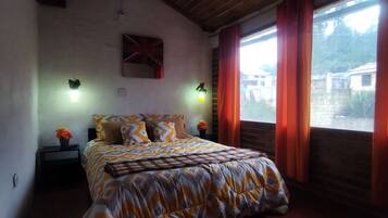 1 bedroom, desk, WiFi, bed sheets