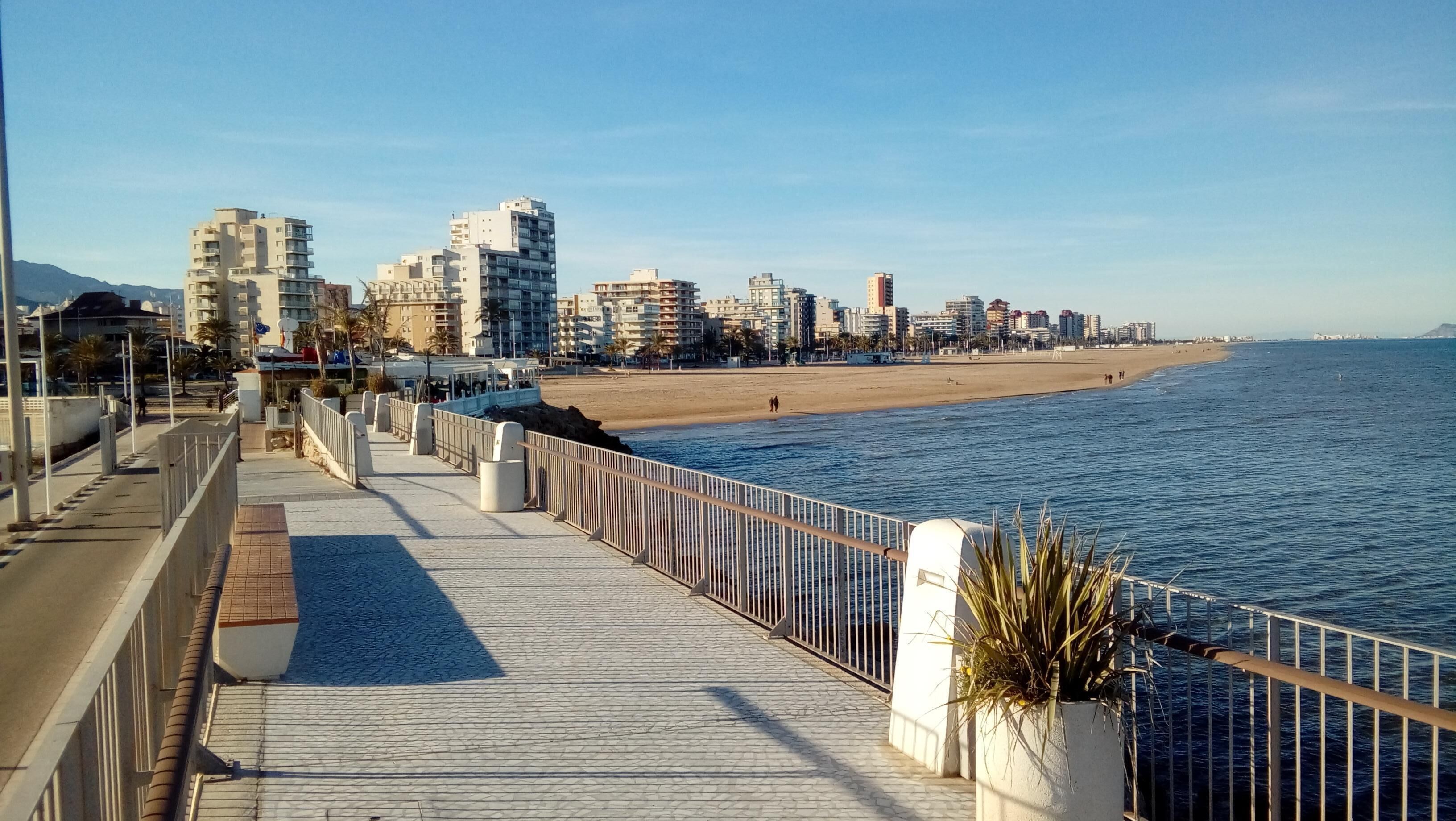Very bright apartment, East Sea