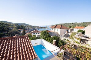 Pool - Villa Dororeja with private pool, sea view, few steps from beaches (Drvenik Veliki)
