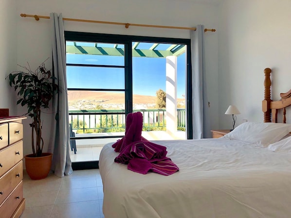 4 chambres, fer et planche à repasser, Wi-Fi gratuit, draps fournis