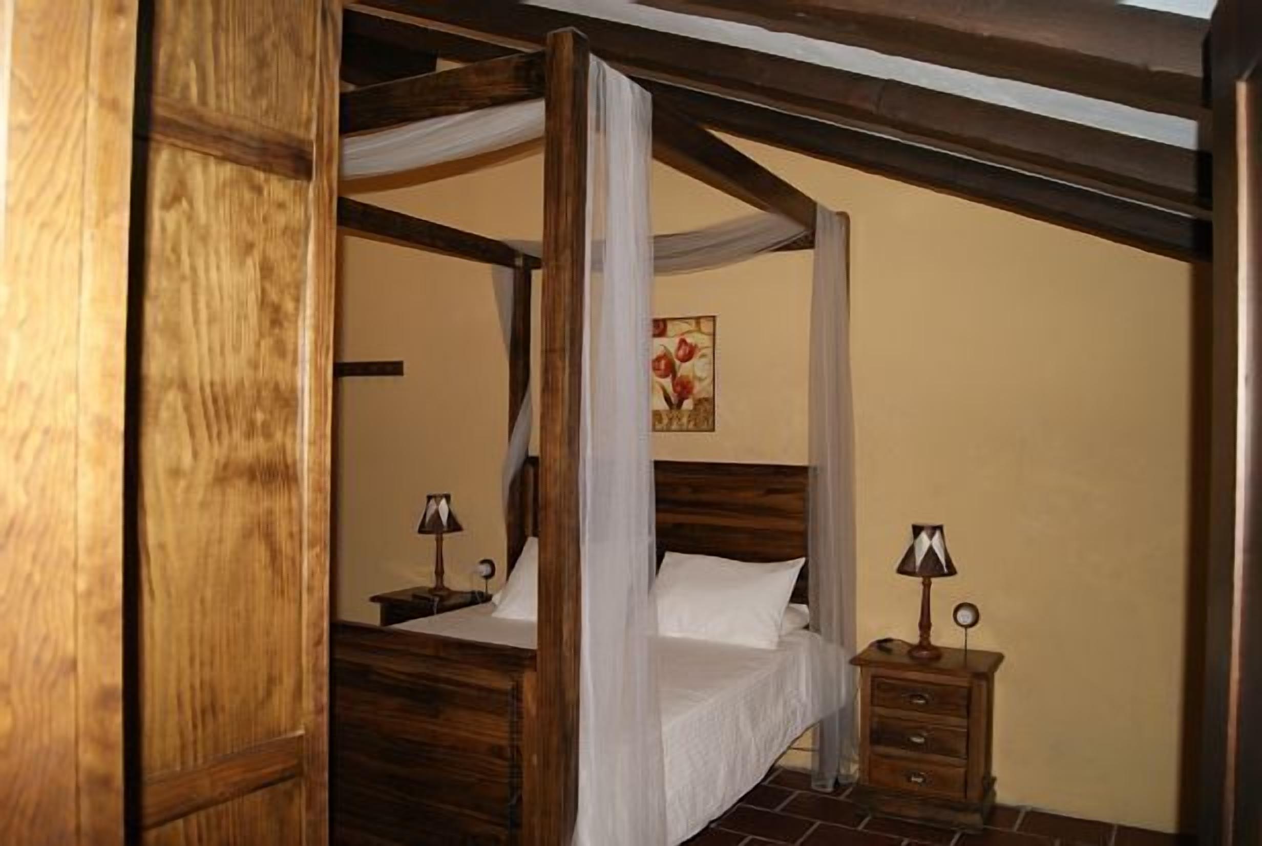 Rural Houses Santa Ana de la Sierra for 15 people