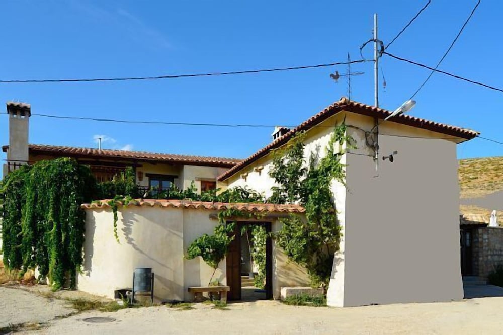 Rural Houses Santa Ana de la Sierra for 15 people