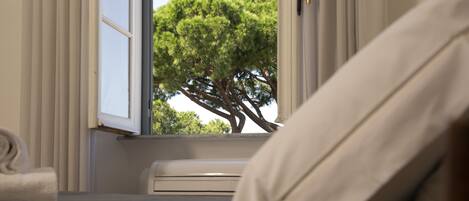 3 chambres, fer et planche à repasser, Wi-Fi, draps fournis