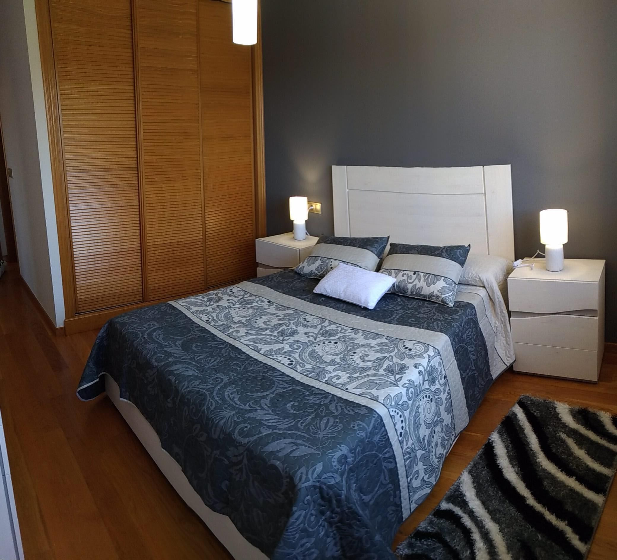 4 slaapkamers, een strijkplank/strijkijzer, wifi, beddengoed