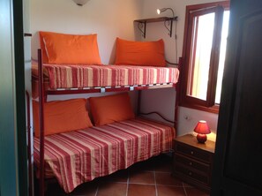 2 soverom og strykejern/-brett