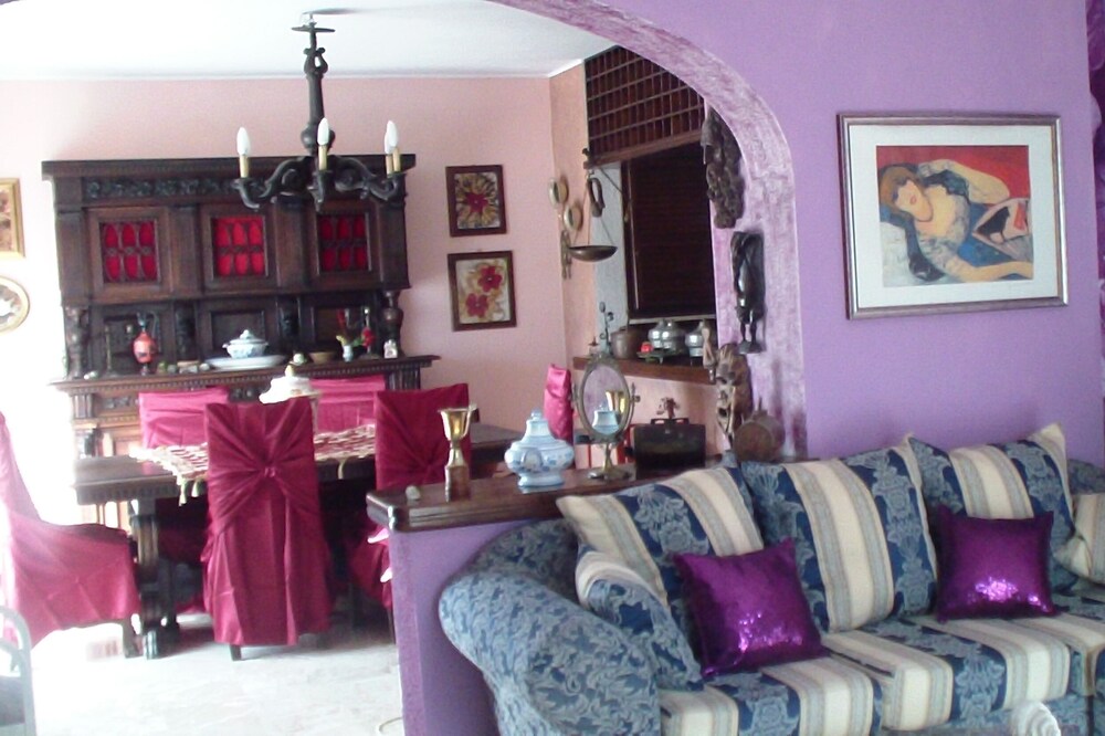 Casa Laura is located in a quiet area 5 minutes from the sea.