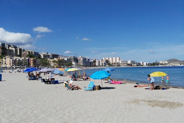 Preciosa playa de arena fina. Playa Centro