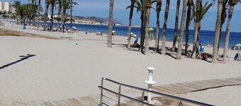 House very close to beach, family, quiet, clean, air cond., Bright and fresh