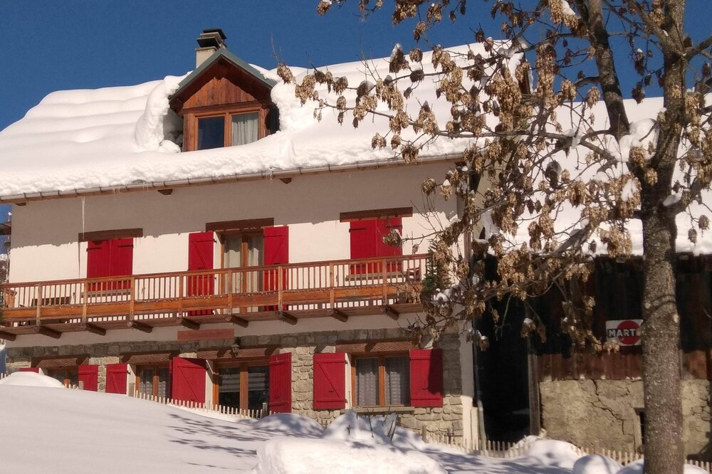 Spacious and attractive Chalet **** (10-12 p) 5 bathrooms! Le Corbier / Les Sybelles