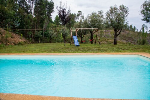 Entire house for 5 people, private pool, pets accepted. Fully equipped.