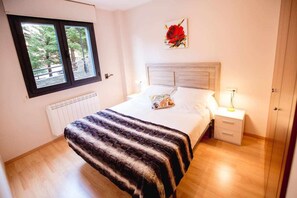 1 bedroom, travel crib, WiFi, bed sheets - Snow, design and unbeatable location in El Tarter (El Tarter)