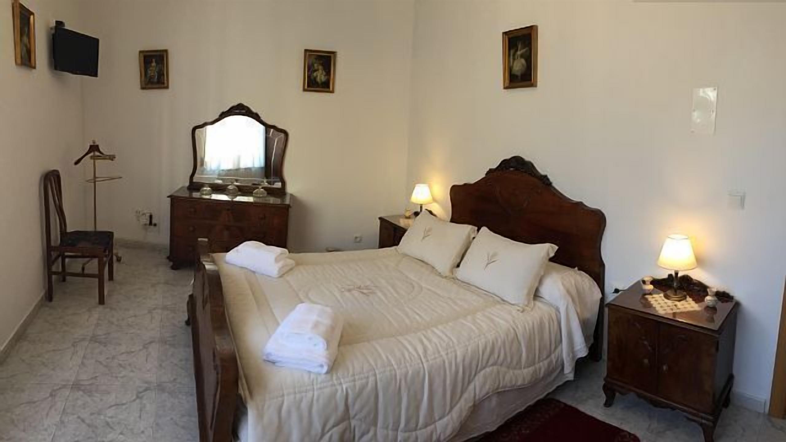 Self-catering Alacena Alfarera for 15 people