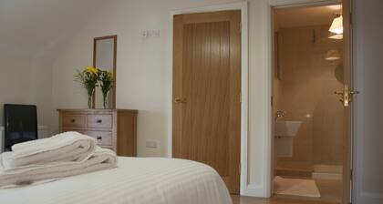 Foyle Cottage Fabulous views -Tyrone & Donegal -personalised service from owner