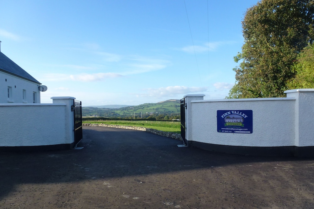 Foyle Cottage Fabulous views -Tyrone & Donegal -personalised service from owner