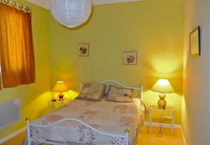 3 bedrooms, iron/ironing board, internet