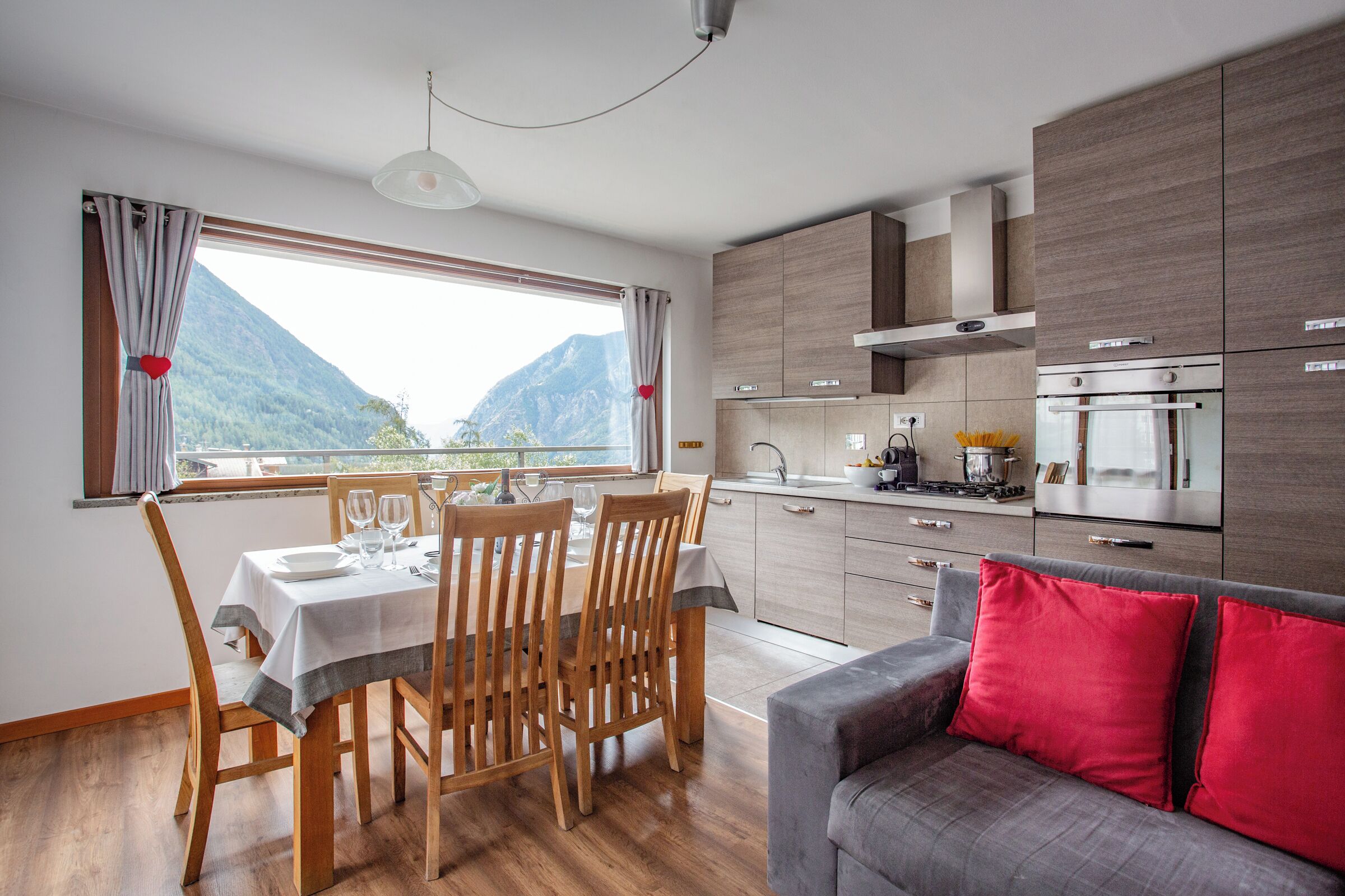 Valley view apartment in the center of Valtournenche