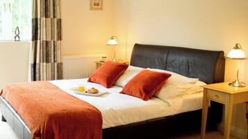 2 bedrooms, iron/ironing board, Internet, bed sheets