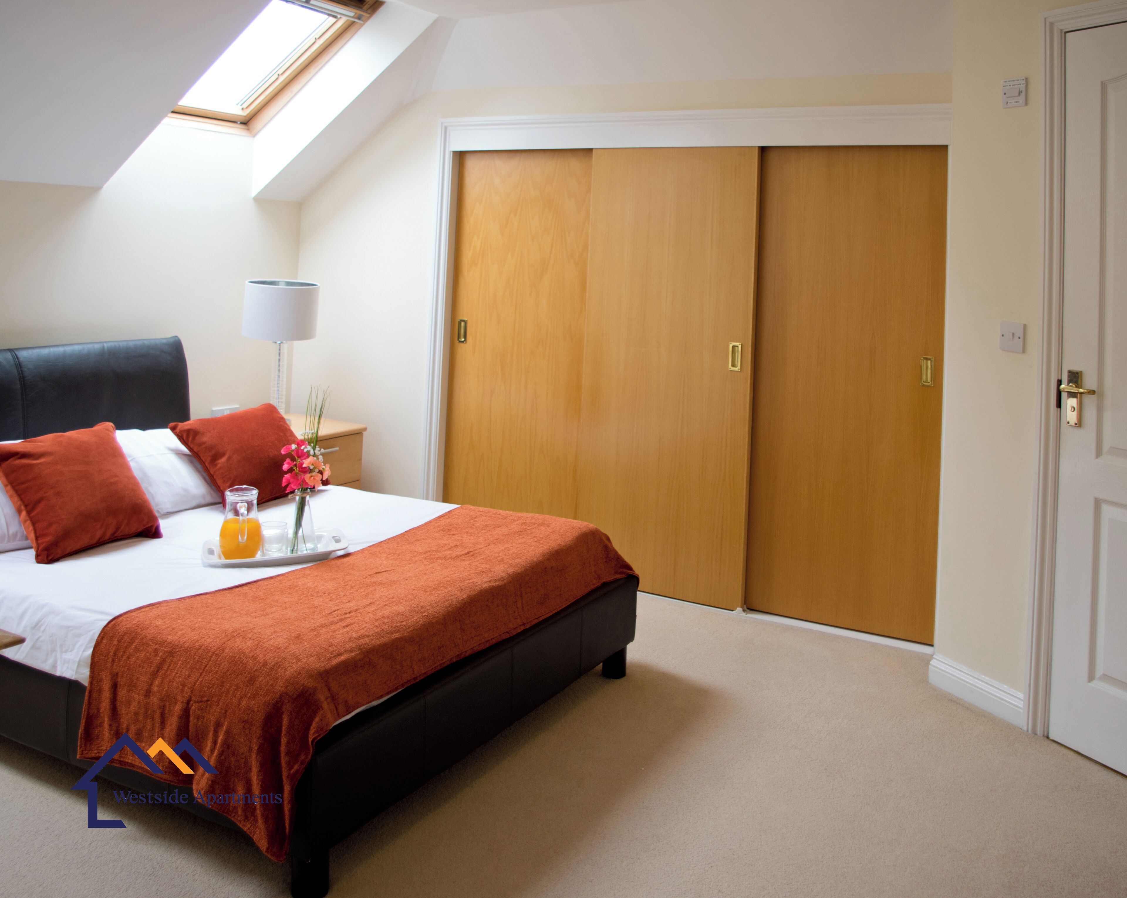 2 bedrooms, iron/ironing board, Internet, bed sheets