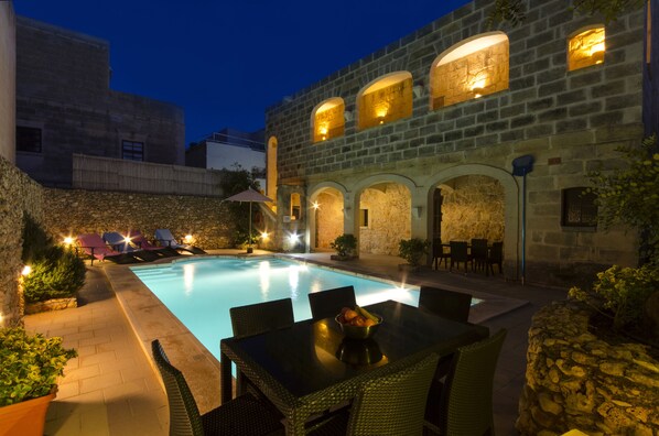Pool - Ta' Filomena - Sleeps 8/10 with a large Private Pool (Ix-Xaghra)