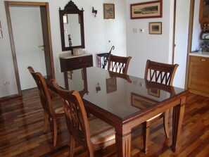 Dining - Longo apartment + boat trip (Seget Donji)