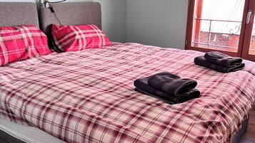 3 chambres, fer et planche Ă repasser, lit parapluie, Wi-Fi