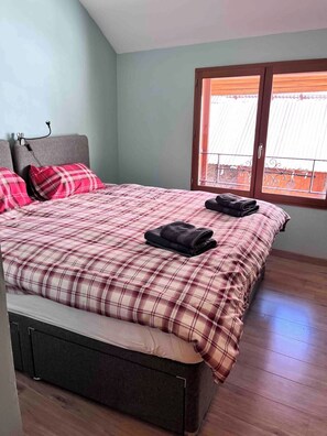 3 Schlafzimmer, Bügeleisen/Bügelbrett, Reisekinderbett, WLAN