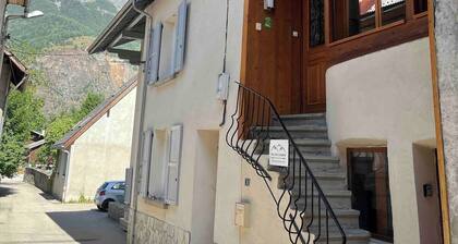 Modernes, radlerfreundliches Stadthaus im Zentrum von Bourg d'Oisans