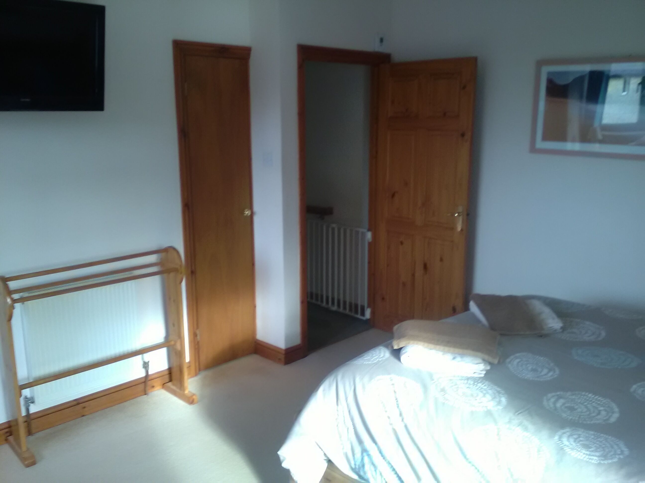 Mallows  is an annexe to the owners property and is completely separate.