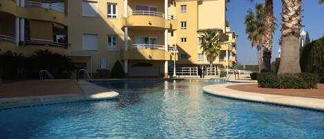 Utomhuspool