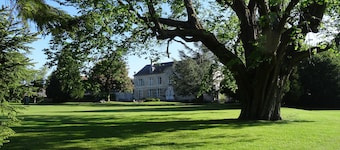 Etrun: cottage Abbey Etrun